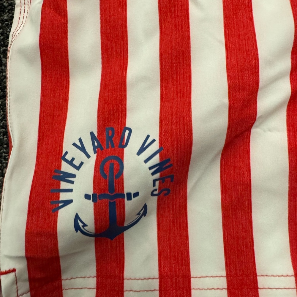 Vineyard‎ Vines Striped Shorts - Picture 3 of 8